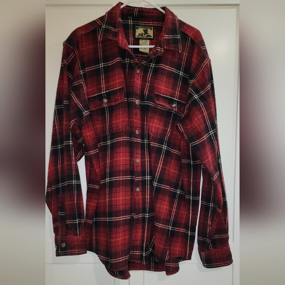 Field And Stream Red and Black Plaid Heavy Flannel Men's Shirt